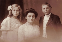 Berthe et ses enfants, Sylvia et Yvan